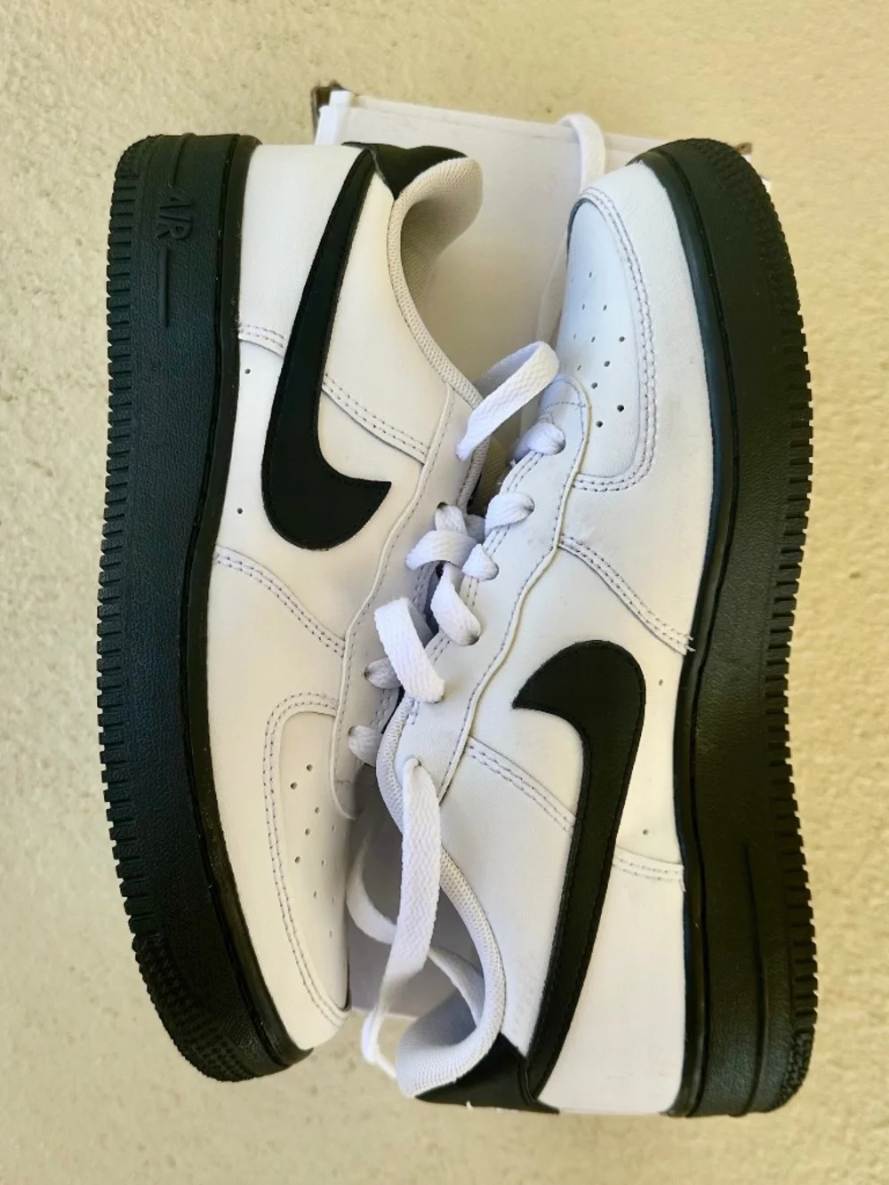 Nike Air Force 1 Low White/Black Sole Sneakers, Woman's Size 7 - Picture 6 of 14
